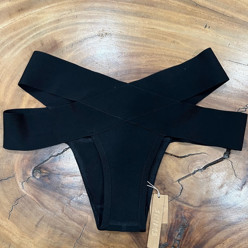 Skims bikini bottoms